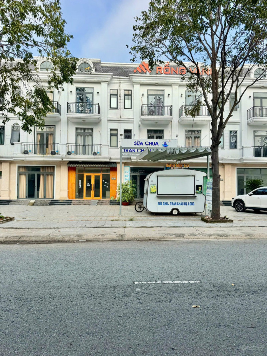 Chính chủ bán nhà mặt phố ngay trung tâm hành chính